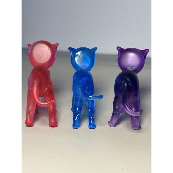 Set of 4 Frosted Glass Cat Figurines Pink Blue Purple Green Art Glass Miniatures - Picture 13 of 16